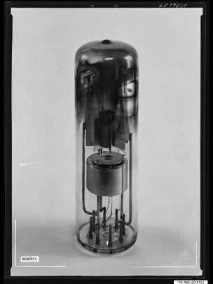 Elektronenröhre, Teilansicht, Foto 1960