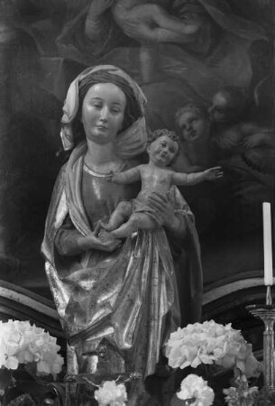 Madonnenstatue des Mariahilfaltars
