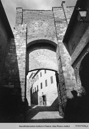 Porta delle Farine & Porta a Cagnano, Montepulciano