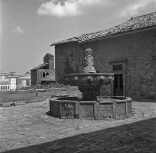 Fontana della Loggia del Palazzo Papale