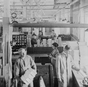 Bahnversandabteilung : Technikgeschichte | Technologie | Schuhwarenfabrikation | Schuhwarenfabrik Conrad Tack & Cie AG