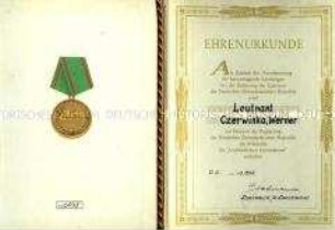 Urkunde zur Medaille "Für vorbildlichen Grenzdienst", 1. Form