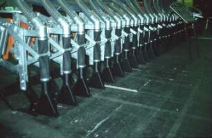 Fotografie: Gülle- und Entmistungstechnik, Gülleausbringung, Güllefass, Schleppschlauchverteiler