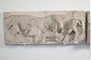 Abguß: Relief vom Südfries des Tempels der Athena Nike in Athen
