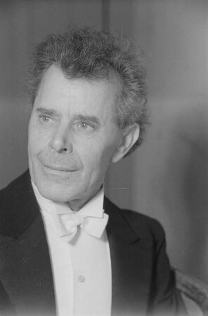 Porträtaufnahmen des Dirigenten Professor Otto Laugs