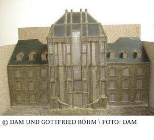 Altes Schloss Saarbrücken - Modell des Mittelpavillons mit einem Teil des Altbestandes
