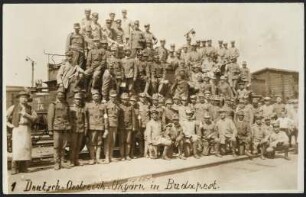 Budapest, Gruppenaufnahme. Zusammentreffen der deutschen, österreichischen und ungarischen Arbeiter. Auf dem Weg zum Bau der Bagdadbahn in der Türkei