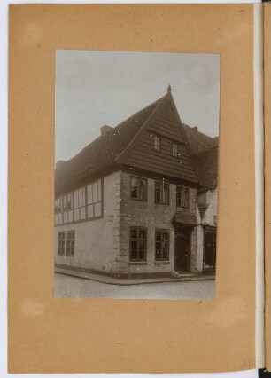 Apotheke, Krempe: Ansicht (aus: Skizzen- und Fotoalbum 29)