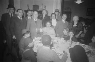 Chanukkah (Lichterfest) : Blick auf Teilnehmer des Festes
