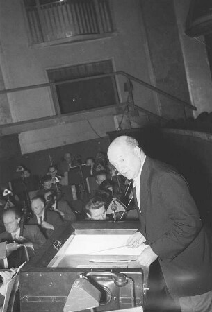 Porträt des Dirigenten Professor Erich Kleiber : Porträt von Erich Kleiber