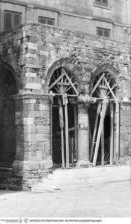 Portico dei Cavalieri Templari (Loggia dei Crociati)