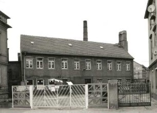 Meißen-Vorbrücke, Vorbrücker Strasse 32. Villa (um 1880). Hofgebäude