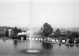 Stuttgart: Ausstellungsbahn, Vordergrund Teich