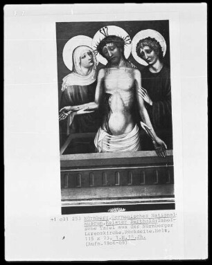 Imhoff-Altar — Mittelbild: Schmerzensmann, im Grabe stehend zwischen Maria und Johannes