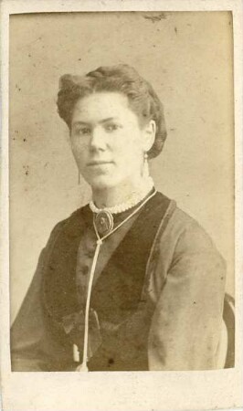 Brustporträt Fotografie einer jungen Dame