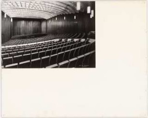 Stadttheater, Trier: Zuschauerraum, Bühne (Ausstellungstafel der »Prague Quadrennial of the Theatre Design and Architecture« 1967)