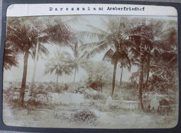 Dar es Salaam: Arab cemetery