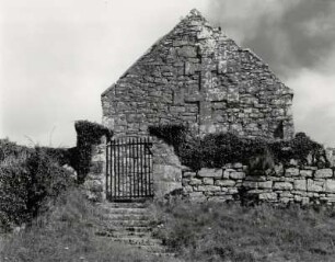 In den Burren: Die Kirchenruine von Killinaboy