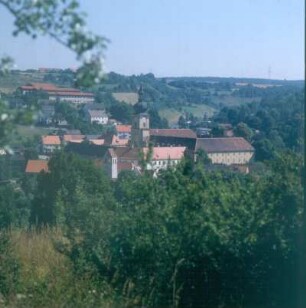 Ensdorf. Blick auf das im Vilstal gelegene Benediktinerkloster