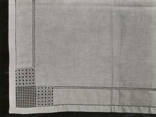 Tischdecke mit Hardanger-Durchbruch