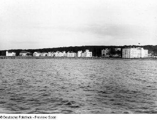 Bad Doberan-Heiligendamm. Ortsansicht mit Seebrücke. Blick von der Ostsee von Nordwesten