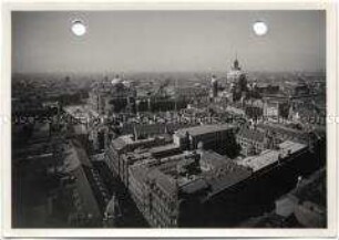 Berlin, Blick vom Rathausturm des Roten Rathauses