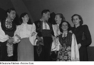 Gruppenporträt eines bulgarischen Ensembles