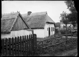 Ostseebad Henkenhagen (Ustronie Morskie/Polen). Bauernhäuser