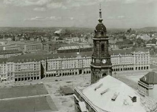 Dresden-Altstadt, Blick vom Rathausturm über die Kreuzkirche und den Altmarkt auf die Stadt