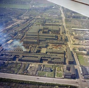 VEB Magdeburger Armaturenwerke "Karl Marx" in Magdeburg-Stadtfeld West : Blickrichtung Westen