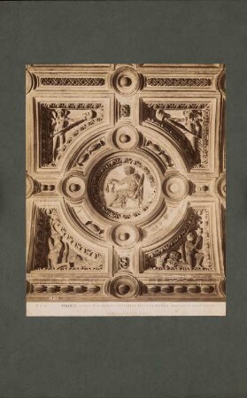 Santo Spirito, Florenz: Detail der Decke im Vestibül der Sakristei: Kassette mit Darstellung der Justizia