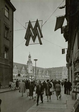Herbstmesse 1963, Blick durch die Hainstraße auf den Markt mit Altem Rathaus