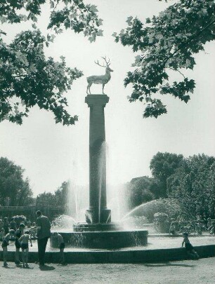 Stadtpark Schöneberg. Hirschbrunnen