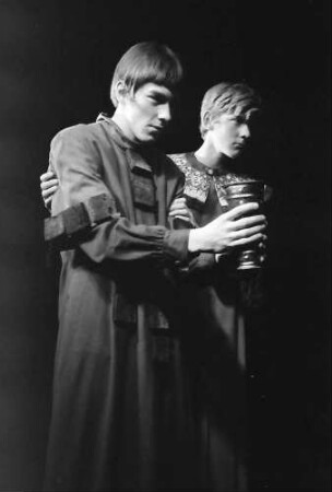 Freiburg: Kammerspiele; Jugendtheater Freiburg; Reinhold Schneider: "Belsazar", Szenen, Großaufnahme