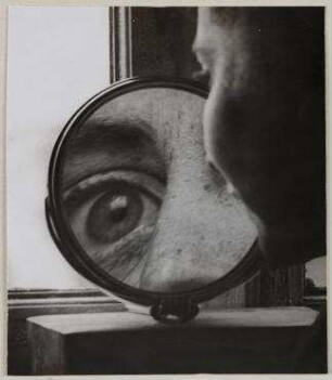 Ohne Titel (Auge im Vergrößerungsspiegel)