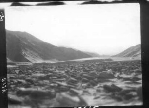 China. Sinkiang (Xinjiang). Kunlun. Hadji-lenger Tal gegen Khitai -Dawan