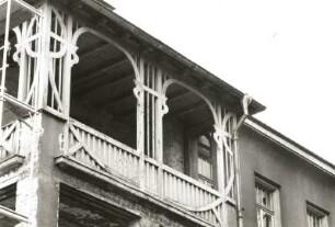 Dresden-Neustadt, Arndtstraße 15. Wohnhaus (um 1900). Balkon (2. Obergeschoß)