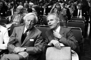 32. Tagung 1982 Physiker; Eröffnung am 26.06.82: Hannes Alfvén, Rudolf L. Mößbauer