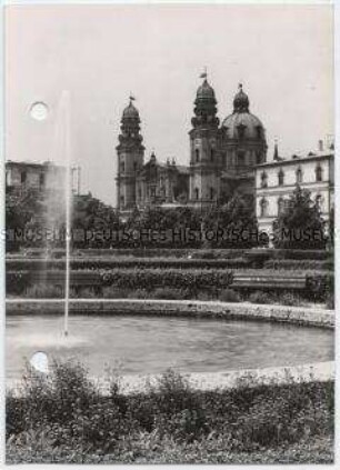 München, Hofgarten und Stiftskirche St. Kajetan (Theatinerkirche)