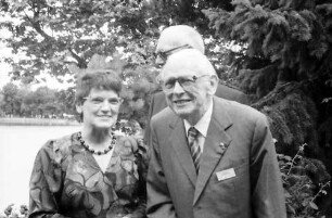 40. Tagung 1990 Mediziner: Gruppen mit Parlamentspräsidentin Rita Süssmuth, Adolf Butenandt, Graf Lennart Bernadotte (hinter Adolf Butenand)