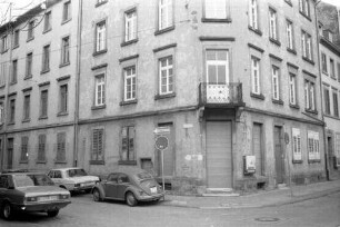 Leer stehendes Gebäude Eckhaus Zähringer Straße 20 a
