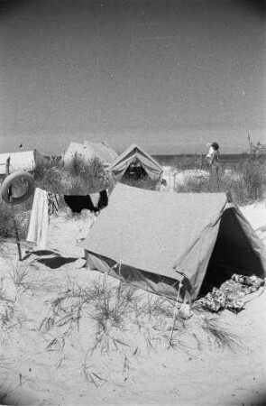 Ostseeküste. Zelte in den Dünen