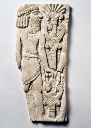 Elfenbeinrelief mit Darstellung "Genien am Lebensbaum"