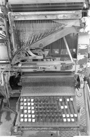 In Berlin-Schöneberg : In Berlin-Schöneberg, Hinterhof Potsdamer Strasse 81, Linotype