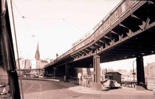 Hamburg: Hochbahn am Baumwall