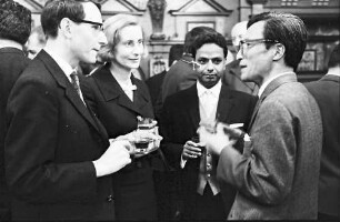 Freiburg: Rathaus; Unesco-Konferenz orientalische Kultur; Dr. Kuschmann, Gräfin Bernstorff; Dr. Hanfi, Pakistan; Prof. Maruyana, Tokio
