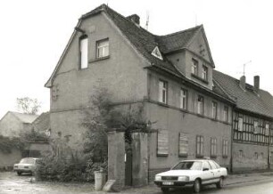 Breunsdorf, Nr. 32. Wohnhaus (1930) und Wohnstallhaus (um 1830)