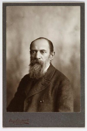Porträt Franz Ludwig Braun : Foto-/Bildersammlung Stenografische Sammlung. Porträt Franz Ludwig Braun. Photographie (1898; Siegel-Cooper Company). Dresden: SLUB P a 0889