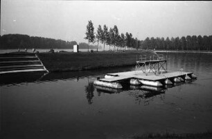 Spätsommertag im Rheinstrandbad Rappenwört.