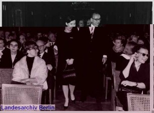 "Berliner Kunstpreis" und der Preis "Junge Generation" 1967; Verleihung durch Heinrich Albertz (Regierender Bürgermeister von Berlin, Mitte) in der Eichengalerie des Schloßes Charlottenburg, Luisenplatz (Charlottenburg)